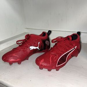 PUMA Ultra Youth  Soccer Cleats Us 2 YOUTH new, No Box
